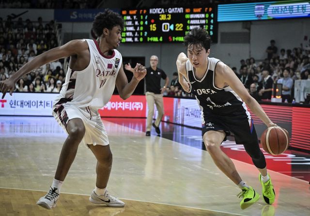 남자농구국가대표팀 포워드 이현중은 일본, 카타르와 4차례 평가전에서 평균 21.3점·10.0리바운드를 기록하며 존재감을 뽐냈다. 안준호 대표팀 감독은 그의 실력은 물론 대표팀을 위해 헌신하는 자세에도 박수를 보냈다. 사진제공｜대한민국농구협회