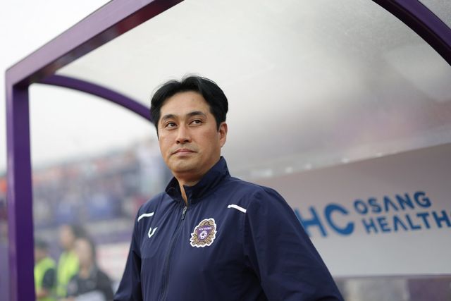 유병훈 안양 감독은&nbsp;22일 안양종합운동장에서 열린 ‘하나은행 K리그1 2025’ 23라운드 홈경기에서&nbsp;대구FC를 상대로 4-0 대승을 거둔 뒤&nbsp;“다득점을 하긴 했는데, 너무 몰아넣어서 다음에 넣을 수 있을까 내심 걱정되기도 한다”고 웃으며 소감을 밝혔다. 사진제공｜한국프로축구연맹