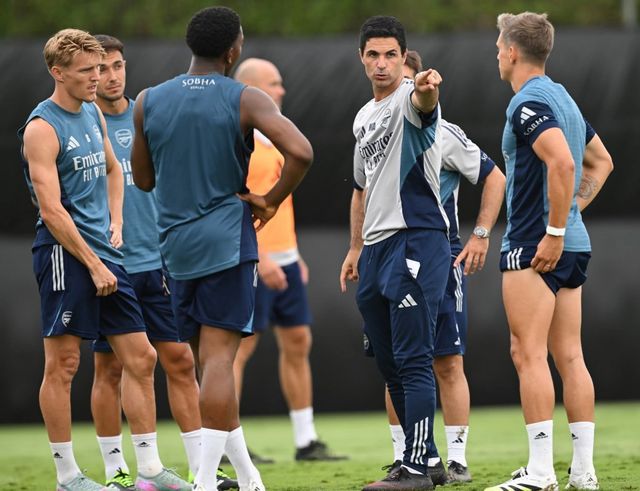 동남아시아에서 프리시즌 전지훈련에 돌입한 아스널의 미켈 아르테타 감독은 선수단 뎁스를 강화하기 위해 최대한 많은 선수들을 데려오려 한다. 사진출처｜아스널 페이스북