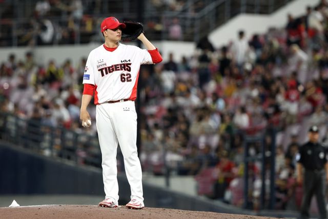 KIA 정해영은 22일 광주 LG전에서 0.1이닝 4실점으로 블론세이브를 기록하며 패전투수가 됐다. 그는 최근 부진에 발목 잡혀 세이브 경쟁에서 뒤처지고 있다. 사진제공｜KIA 타이거즈