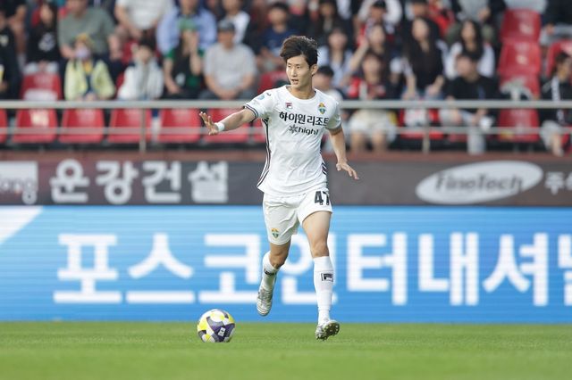 강원 신민하는 연령별대표팀과 소속팀에서 안정적인 수비력을 바탕으로 주목받고 있는 센터백 유망주다. 아직 국가대표팀 경력은 없지만, 홍명보 감독을 비롯한 대표팀 코칭스태프가 그를 눈여겨 보고 있다. 사진제공｜한국프로축구연맹