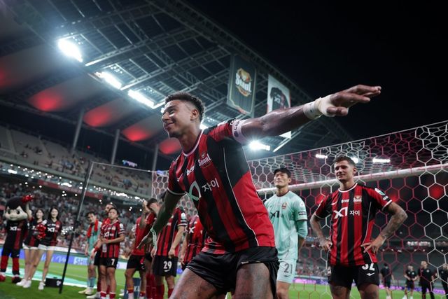 서울 린가드가 22일 K리그1 22라운드 MVP에 선정됐다. 린가드는 20일 서울월드컵경기장에서 열린 울산 HD와 홈경기에서 전반 41분 감각적인 발리 슛으로 결승골을 넣어 팀의 1-0 승리에 앞장섰다. 사진제공│한국프로축구연맹