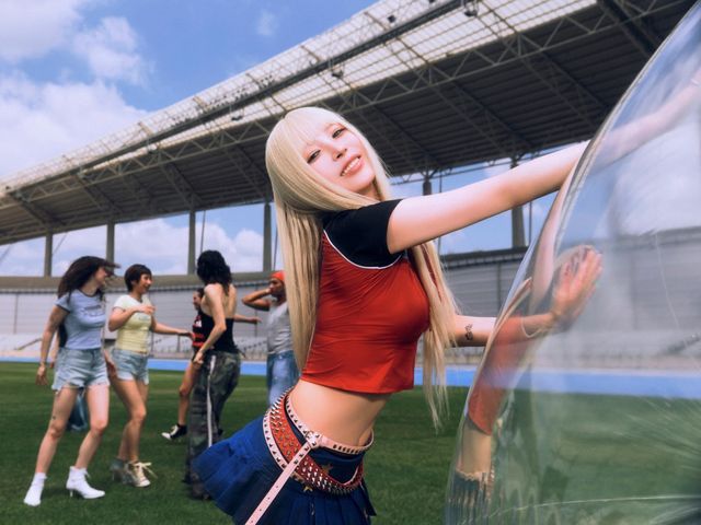 데뷔 25주년을 맞은 보아가 정규 11집 ‘Crazier’를 통해 당당하고 유쾌한 자신감을 전한다. 자작곡 타이틀로 돌아온 보아는 팝 펑크 사운드에 그녀만의 파워풀한 보컬을 더해 또 한 번의 레전드를 예고한다. 사진제공|SM엔터테인먼트