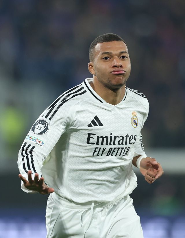 레알 마드리드의 2025~2026시즌 백넘버 10번의 주인공 후보로 음바페(사진)와 귈러가 지목됐다. 레알 마드리드의 10번은 상징성과 마케팅 측면에서 무게감이 큰 자리다. 신화뉴시스