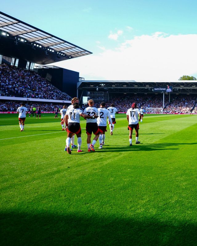 2025~2026시즌 EPL 구단 중 가장 비싼 시즌권을 판매하는 구단은 풀럼이었다. 일반석 성인 기준 전화나 온라인으로 갱신 가능한 시즌권의 가격은 무려 3084 파운드(약 576만 원)에 달한다. 사진출처｜풀럼 페이스북