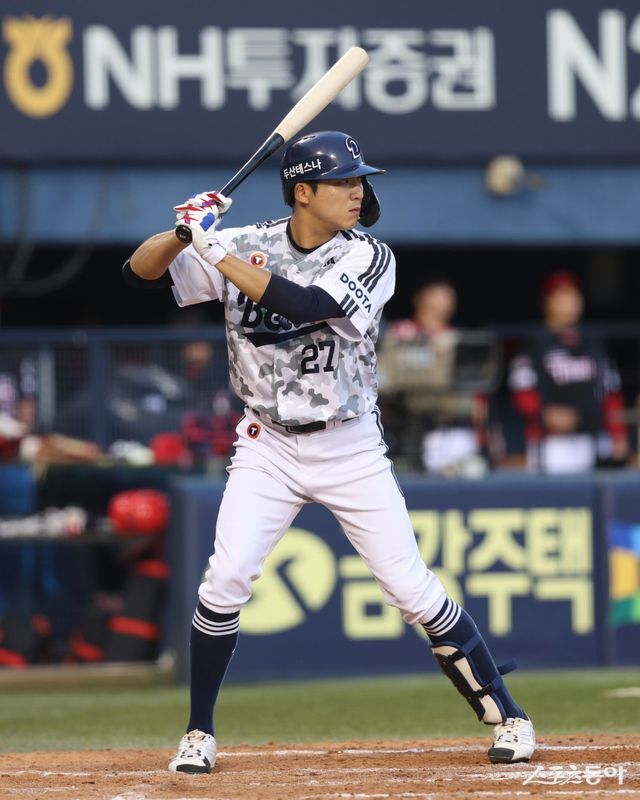 두산 김대한은 신인 1차지명으로 입단한 2019년부터 꾸준히 기대를 받고 있지만, 아직 1군에서 눈에 띄는 성적을 보여주진 못했다. 조성환 감독대행은 23일 1군에 콜업된 그를 향해 “결국 결과를 보여줘야 한다”고 강조했다. 사진제공｜두산 베어스