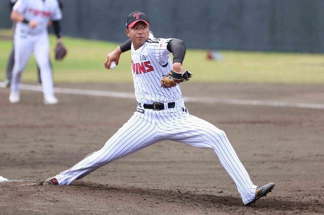 LG 정우영(사진)은 22일 이천 키움과 2군 경기에서 선발등판해 2이닝 4실점을 기록했다. 염경엽 감독은 정우영이 자신의 것을 다해볼 충분한 시간을 주려 한다. 사진제공｜LG 트윈스