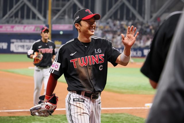 LG 박해민은 22일 광주 KIA전에서 9번타자 중견수로 선발출전해 9회초 극적인 동점 3점포를 터트렸다. LG는 접전 끝 KIA를 9-7로 물리쳤다. 사진제공｜LG 트윈스