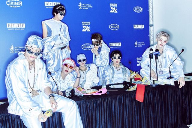 NCT 드림이 7월 26일 방송된 MBC ‘쇼! 음악중심’에서 정규 5집 타이틀곡 ‘비티티에프’(BTTF)로 1위를 차지했다. 지난 KBS2 ‘뮤직뱅크’에 이은 두 번째 음악방송 트로피다. 사진제공 | SM 엔터테인먼트