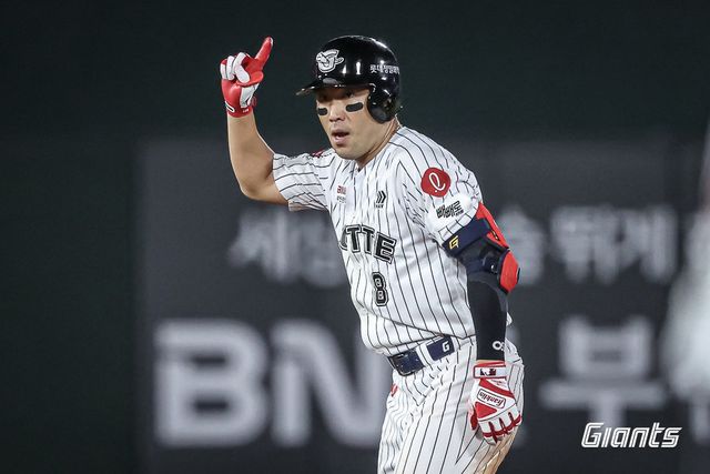 롯데 전준우는 27일 사직 KIA와 홈경기에서 6번타자 좌익수로 선발출전해 결승 2루타를 포함해 4타수 4안타 2타점 1득점으로 활약했다. 롯데는 주장의 활약에 힘입어 올 시즌 최다 5연승을 질주했다. 사진제공｜롯데 자이언츠