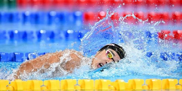 역영을 펼치는 김우민. 사진출처｜세계수영연맹 홈페이지