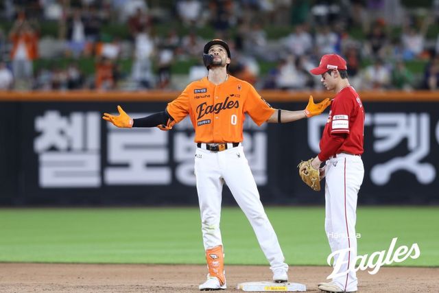 한화 루이스 리베라토(왼쪽). 사진제공｜한화 이글스