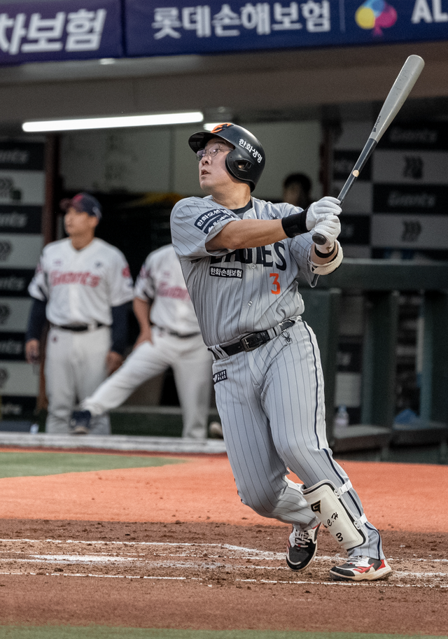 한화 안치홍이 29일 대전 삼성전에 앞서 30일만에 1군 엔트리에 복귀했다. 김경문 한화 감독은 “올라올 때가 됐다. 정말 자기 역할을 잘해줘야 한다”고 기대했다. 사진제공｜한화 이글스