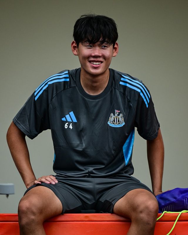 EPL 사무국은 29일(한국시간) “‘한국의 킬리안 음바페’라는 별명을 지닌 박승수는 이제 막 성인 무대를 밟은 신예지만, 이미 아시아 축구계에서는 주목받는 유망주”라고 그를 소개했다. 사진출처｜뉴캐슬 페이스북