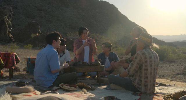 DAY6의 시네마틱 여정이 담긴 뮤직 로드무비 ‘6DAYS’가 영화의 감성과 분위기를 예고하는 보도스틸과, 데뷔 10주년을 맞은 멤버들의 진심이 담긴 스페셜 영상을 공개하며 기대감을 끌어올렸다. 사진제공 | CGV