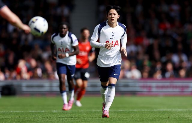토트넘 양민혁이 잔류와 임대의 기로에 섰다. 빡빡한 주전 경쟁 속에 새 시즌 다른 팀으로 임대를 떠날 것이 유력했지만, 최근 아시아투어 명단에도 포함되며 잔류 가능성도 커지고 있다. 사진출처｜토트넘 페이스북