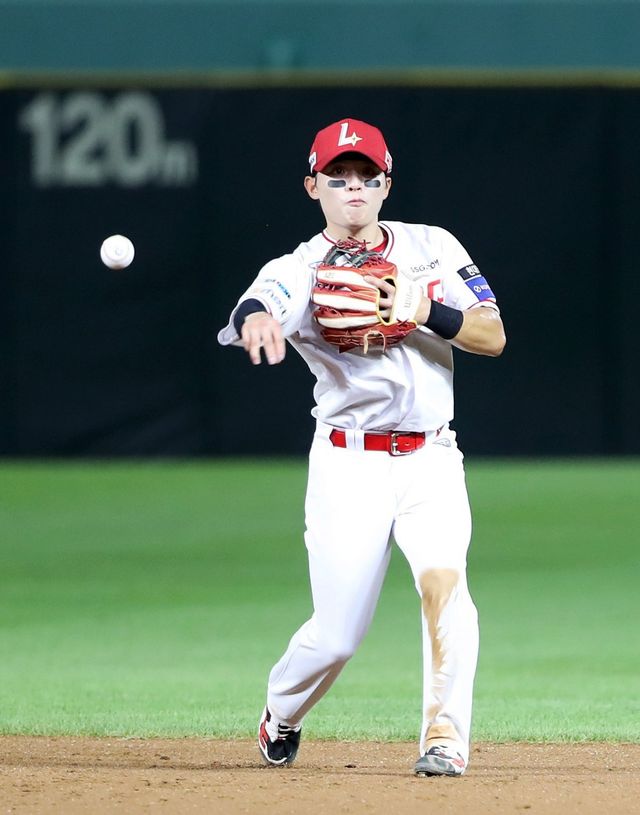 SSG 정준재는 롤모델 신민재처럼 공수주에서 완벽한 2루수로 성장하길 꿈꾼다. 사진제공｜SSG 랜더스