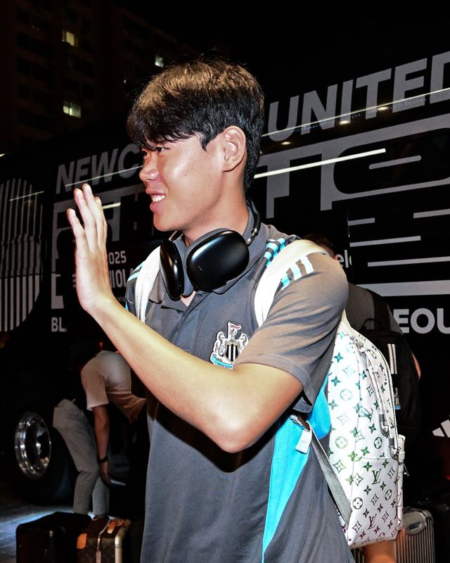 24일 뉴캐슬로의 이적이 확정된 박승수는 곧장 1군 선수단에 합류해 아시아투어 일정을 소화하고 있다. 30일 수원월드컵경기장에서 열린 팀 K리그와 친선전에는 벤치에서 경기를 시작했다. 사진출처｜뉴캐슬 페이스북