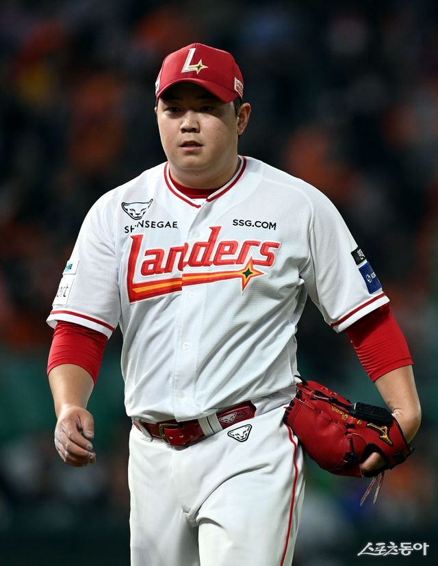 SSG 이로운은 팀 필승조 동료인 노경은, 조병현 등과 함께 최근 3경기에 함께 나서 모두 무실점 피칭을 했다. 후반기 들어 SSG 필승조의 힘은 더욱 더 견고해지고 있다. 3명이 함께 마운드에 서면 나란히 호투를 하는 경우가 더 많아졌다. 스포츠동아DB