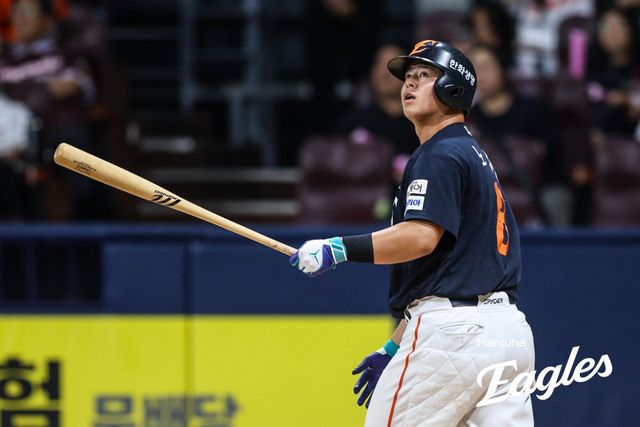 한화 노시환은 4일 고척 키움전에서 6번타자 3루수로 선발출전해 9회초 승리에 쐐기를 박는 솔로포로 팀 승리를 이끌었다. 사진제공｜한화 이글스