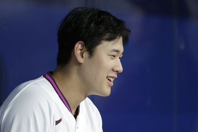 키움 정현우(사진)는 데뷔 첫해인 올해 성장통을 겪고 있다. 홍원기 키움 감독은 그가 지금의 성장통을 이겨내고 더욱 성장하길 원한다.｜뉴시스