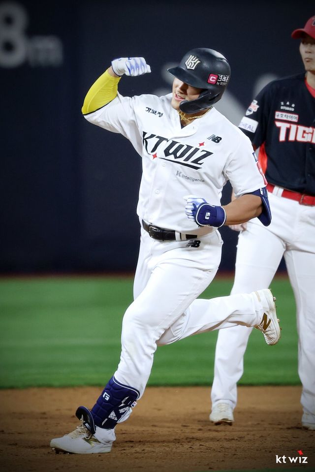 KT 안현민이 팬 투표 1위로 선정돼 올스타전 홈런더비에 출전한다. 사진제공｜KT 위즈