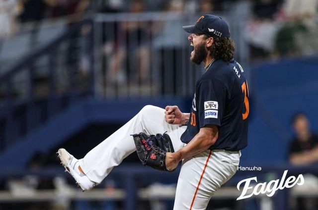 한화 폰세는 4일 고척 키움전에서 7이닝 1실점으로 호투하며 팀 승리에 보탬이 됐다. 그는 전반기 압도적인 투구를 펼치며 KBO리그 역사에 남을 외국인 투수로 발전하고 있다. 사진제공｜한화 이글스