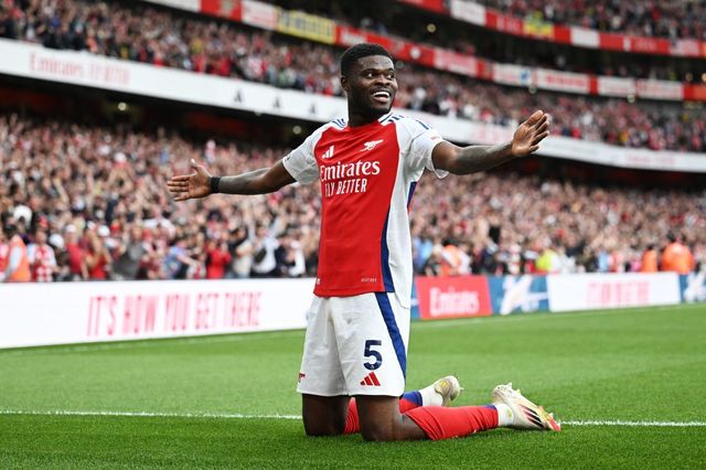 아스널 출신 미드필더 토마스 파티가 강간 5건, 성추행 1건 혐의로 영국 검찰청으로부터 기소됐다. 아스널은 이미 계약이 종료된 그에 대한 입장을 밝히지 않고 있다. 사진출처｜아스널 페이스북