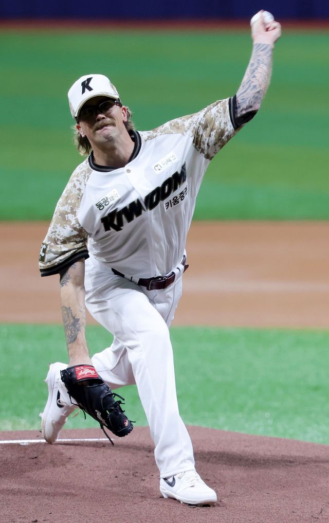 키움 웰스는 5일 고척 한화전에서 KBO리그 첫 퀄리티스타트를 기록했다. 그는 로젠버그의 빈자리를 잘 채워야 한다.｜뉴시스