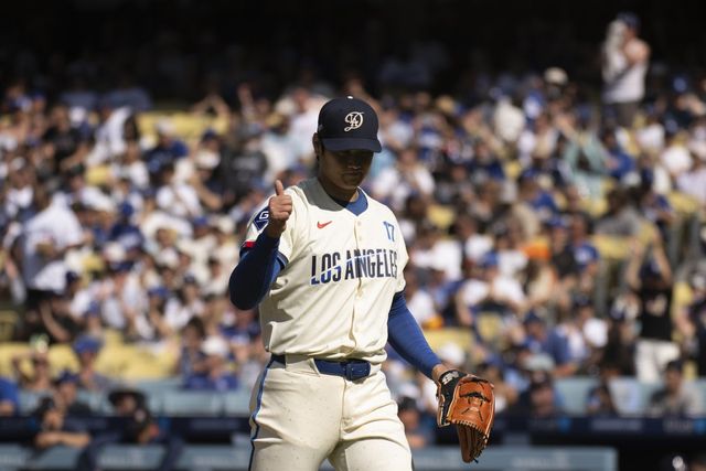 다저스 오타니는 6일(한국시간) 휴스턴전에서 선발등판해 2이닝 무실점을 기록했다. 그는 메이저리그에서 재활등판하는 동시에 결과를 만들어내며 눈길을 끌고 있다. LA(미 캘리포니아주)｜AP뉴시스