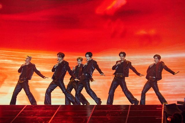 5세대 필살기로 꼽히는 ‘청량미의 원조’에서 외형상 ‘단단함’&nbsp;마저 묻어나는 청년으로의 대변신도 이들 팬덤 ‘브리즈’를 열광케 한 결정적 소구 가운데 하나였다. 사진제공|SM엔터테인먼트