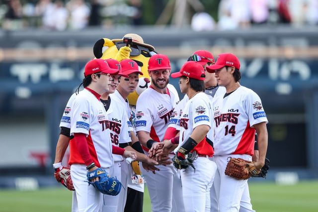 KIA는 전반기 막판 부상자가 속출하며 버티기에 돌입했지만, 기대 이상의 성적을 거두며 상위권 경쟁에 뛰어들었다. 사진제공｜KIA 타이거즈