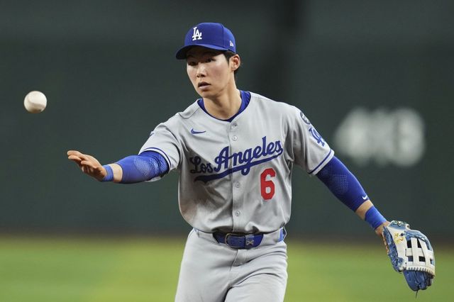 다저스 김혜성은 8일(한국시간) 밀워키전에서 7번타자 2루수로 선발출전해 4타수 무안타로 침묵했다. 최근 팀 내야진에 부상자가 쏟아져 많은 기회를 받고 있다.｜AP뉴시스