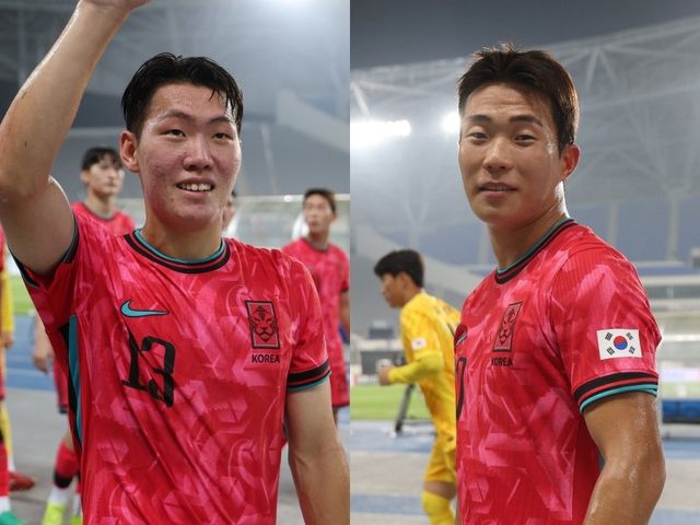 전북 강상윤(왼쪽)과 김천 이승원은 2023 FIFA U-20월드컵 4강 주역으로 내년 아시안게임을 준비하는 U-22 대표팀을 거쳐 국가대표팀까지 승선해 꿈에 그린 A매치 데뷔에 성공했다. 7일 중국과 E-1 챔피언십 1차전에서 후반 교체 투입돼 한국의 3-0 대승에 일조한 뒤 환하게 웃는 모습. 사진제공｜대한축구협회