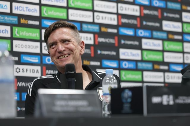 닐스 닐센 일본여자축구대표팀 감독은 9일 수원월드컵경기장에서 열린 대만과 2025 EAFF E-1 챔피언십 대회 3일째 여자부 1차전에서 4-0 완승을 거둔 뒤 환하게 웃었다. 멀티플레이어 활용이 적중하며 경기력과 결과 모두 잡았다. 사진제공│대한축구협회