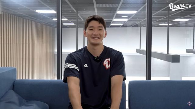 두산 안재석이 7일 전역한 뒤 이천 두산베어스파크로 합류했다. 조성환 두산 감독대행은 “김재호의 뒤를 이어 두산 내야의 큰 나무로 성장하길 바란다”고 응원했다. 사진출처｜BEARS TV