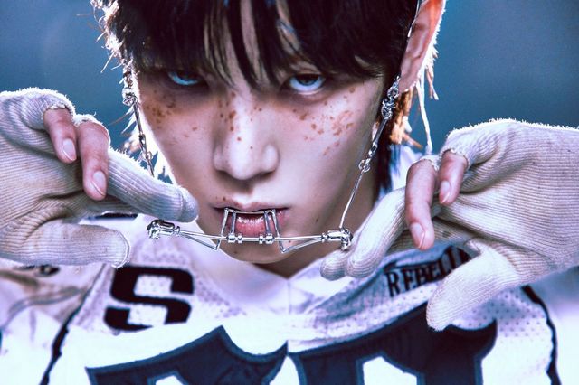 샤이니 키가 정규 3집 ‘HUNTER’를 통해 영어 신곡 ‘Strange’를 포함한 10곡을 선보인다. 실험적인 사운드와 콘셉추얼한 비주얼로 컴백 기대감을 높이고 있다. 사진제공|SM엔터테인먼트