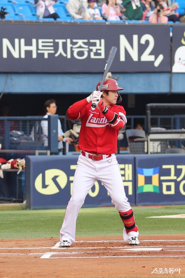 SSG 최정이 1일 잠실 두산전에서 1타점 2루타로 결승타와 개인 통산 1600타점을 장식했다. 사진제공｜SSG 랜더스