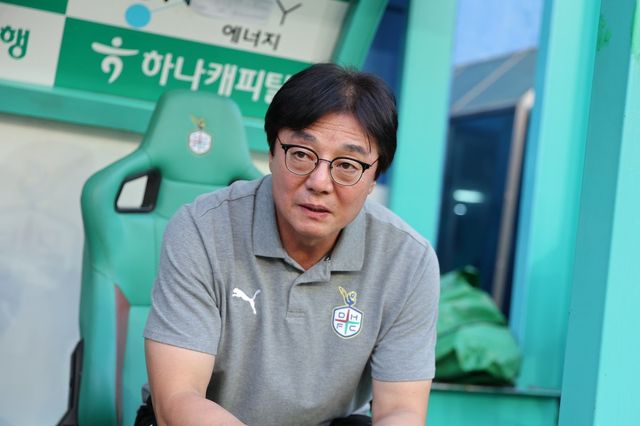 황선홍 대전하나시티즌 감독은 10일 수원FC와 K리그1 홈경기를 앞두고 최근 침묵이 길어지는 베테랑 스트라이커 주민규에 대해 걱정하지 않는다는 뜻을 분명히 했다. 사진제공｜한국프로축구연맹
