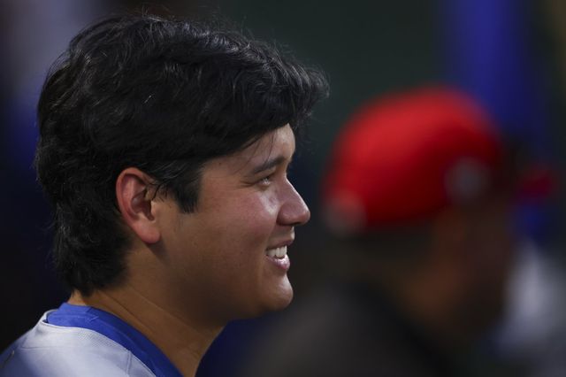 다저스 오타니는 12일(한국시간) 에인절스와 원정경기에서 시즌 42호 홈런을 터트렸다. 그는 이 홈런을 NL 홈런 선두로 올라섰다. LA(미 캘리포니아주)｜AP뉴시스