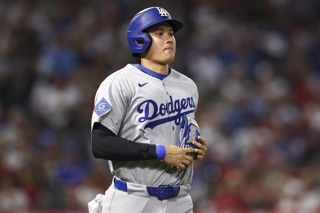 다저스 오타니는 12일(한국시간) 에인절스와 원정경기에서 시즌 42호 홈런을 터트렸다. 그는 이 홈런을 NL 홈런 선두로 올라섰다. LA(미 캘리포니아주)｜AP뉴시스