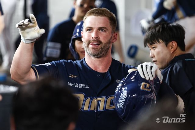 NC 데이비슨은 12일 잠실 두산과 원정경기에서 4번타자 1루수로 선발출전해 첫 타석부터 홈런포를 터트렸다. 3경기 연속 홈런은 물론, 시즌 7번째 전 구단 상대홈런 기록을 달성했다. 사진제공｜NC 다이노스