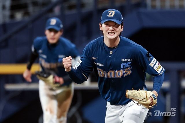 NC 전사민(오른쪽)은 12일 잠실 두산과 원정경기에서 올해 최고의 투구를 선보였다. 그는 공격적인 투구를 앞세워 후반기 반등을 꿈꿔본다. 사진제공｜NC 다이노스