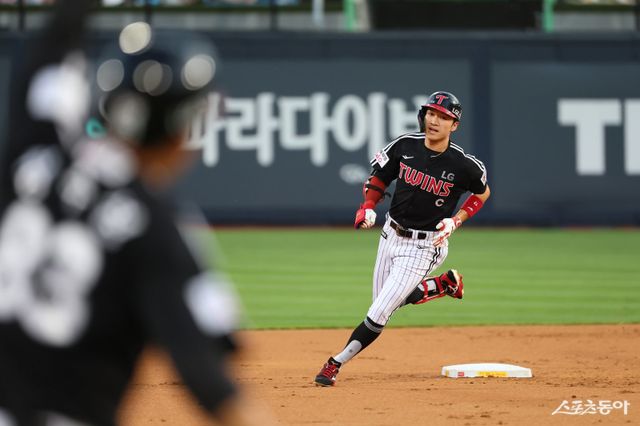 LG 박해민이 12일 수원KT위즈파크에서 열린 KT와 원정경기 도중 3루로 달리고 있다. 사진제공｜LG 트윈스