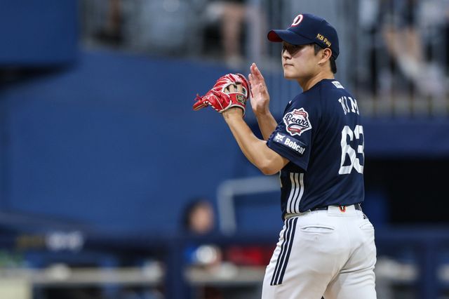 두산 김택연은 프로 2년차 고전하고 있다. 조성환 감독대행은 그의 과부하를 막기 위해 1군 엔트리 제외 등 여러 방안을 고려하고 있다. 사진제공｜두산 베어스