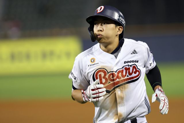 두산 김민석은 14일 잠실 NC와 홈경기에서 9번타자 좌익수로 선발출전했다. 결승 희생플라이를 포함해 3타수 2안타 2타점으로 팀 승리를 이끌었다. 사진제공｜두산 베어스