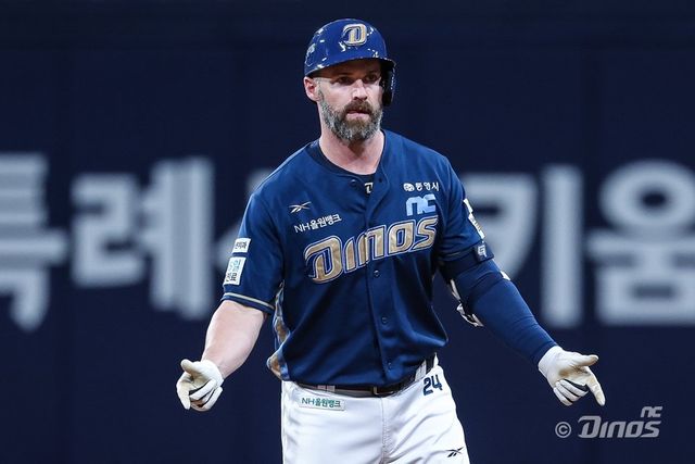 NC 데이비슨은 부상 투혼을 펼치며 이달 1일 팀에 조기 복귀했다. 그는 온전하지 않은 몸 상태에서도 홈런 행진을 이어가며 팀의 순위 경쟁에 보탬이 되고 있다. 사진제공｜NC 다이노스