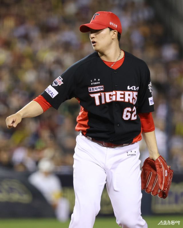 KIA 마무리 정해영이 16일 잠실구장에서 열린 두산과 원정경기 9회말 구원등판해 투구를 준비하고 있다. 사진제공｜KIA 타이거즈