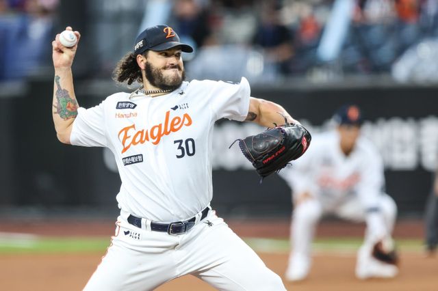 한화 코디 폰세는 최근 4일 휴식 후 등판을 두 차례 건너뛰었다. 한화는 선두 싸움이 매우 급하지만, 폰세에게 추가 휴식을 주며 그의 건강한 시즌 완주를 기대하고 있다. 사진제공｜한화 이글스