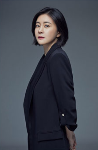 10년 만에 연출의 자리로 돌아온 이항나